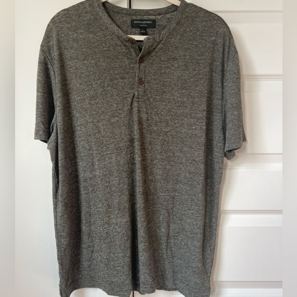 Banana Republic Linen Blend Henley T-Shirt | Gray | Size Large